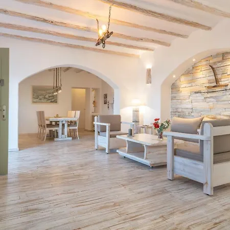 Pebbles Vila Holiday home